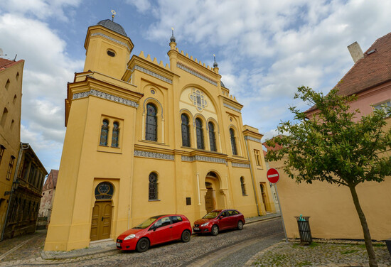 Synagoga a dům č. p. 200 v Žatci – pohled na synagogu od severozápadu