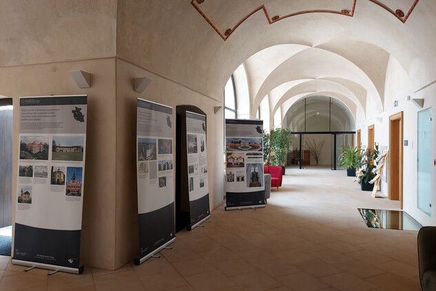 Nová Paka, bývalý klášter paulánů