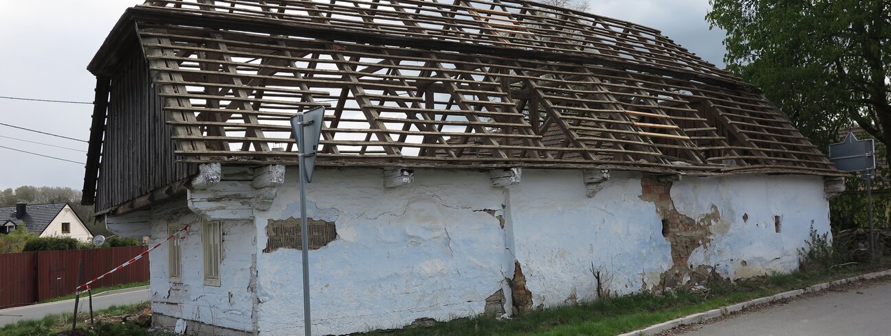 Nové Mitrovice, roubený dům čp. 68. Foto: Národní památkový ústav