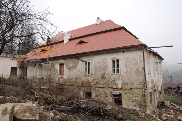 Hlavňovice, zámek - celková obnova