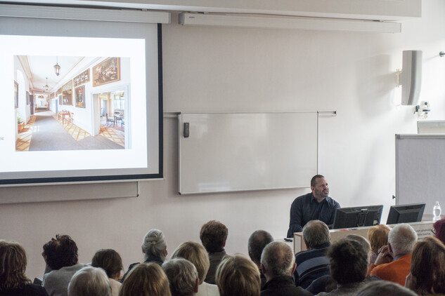 Přednáška R. Ryšavého Osudy mobiliáře uherčického zámku v letech 1945–2025