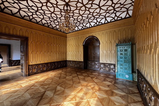 Zrestaurovaná parketová podlaha na sychrovském zámku